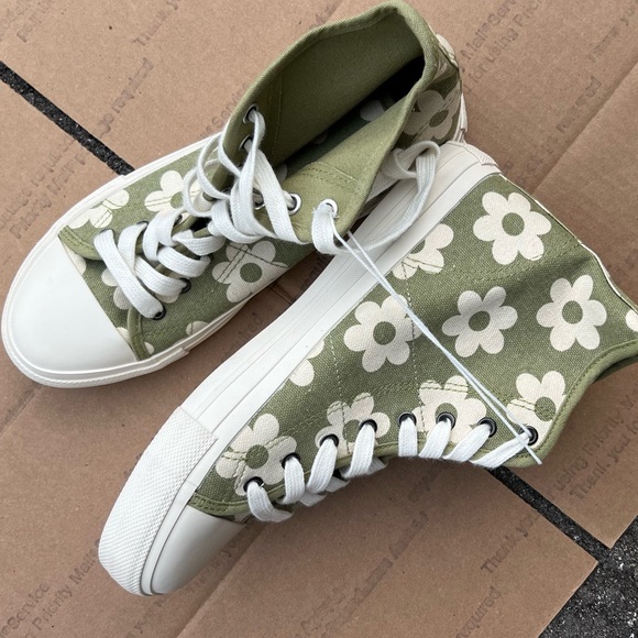 American eagle nwt high top floral sneakers size 8 adorable 70s style - Picture 3 of 7